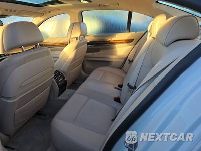 2014 BMW 7 Series Sedan 750i - zdjęcie 13 z 31 - miniatura