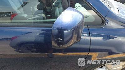 2012 Nissan Versa 1.8 SL Hatchback - zdjęcie 26 z 40 - miniatura