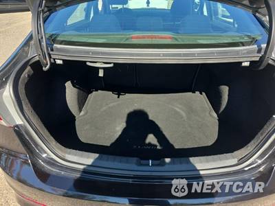 2017 Hyundai Elantra SE Sedan - zdjęcie 19 z 24 - miniatura
