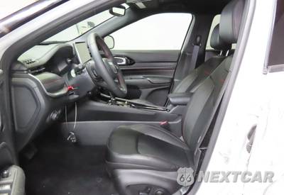 2026 Jeep Compass Trailhawk - zdjęcie 9 z 10 - miniatura