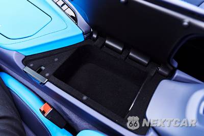 2025 Chevrolet Corvette Z06 Coupe 3LZ - zdjęcie 75 z 90 - miniatura