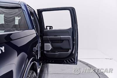 2025 Ford F-150 Lariat Crew Cab Short Bed - zdjęcie 41 z 98 - miniatura