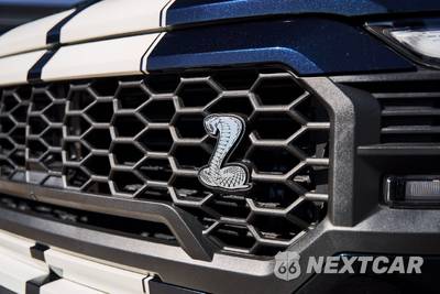 2025 Ford F-150 Lariat Crew Cab Short Bed - zdjęcie 6 z 98 - miniatura