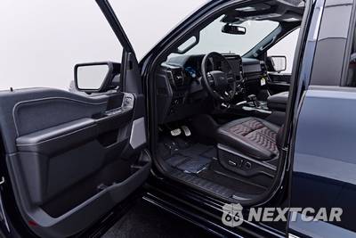 2025 Ford F-150 Lariat Crew Cab Short Bed - zdjęcie 46 z 98 - miniatura