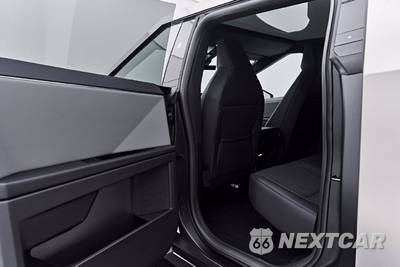 2026 Tesla Cybertruck Crew Cab Medium Bed - zdjęcie 33 z 69 - miniatura