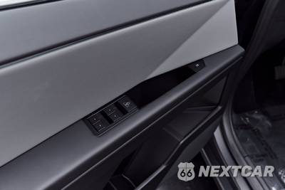 2026 Tesla Cybertruck Crew Cab Medium Bed - zdjęcie 37 z 69 - miniatura