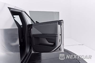 2026 Tesla Cybertruck Crew Cab Medium Bed - zdjęcie 30 z 69 - miniatura