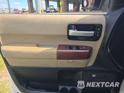 2014 Toyota Sequoia Platinum - zdjęcie 9 z 98 - miniatura