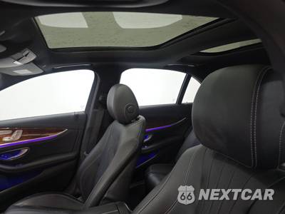 2019 Mercedes-Benz E 300 4MATIC Sedan - zdjęcie 17 z 23 - miniatura