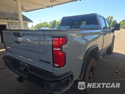 2025 Chevrolet Silverado 2500HD ZR2 Crew Cab Medium Bed 3LT - zdjęcie 4 z 27 - miniatura