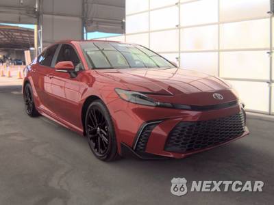 2025 Toyota Camry SE - zdjęcie 3 z 18 - miniatura
