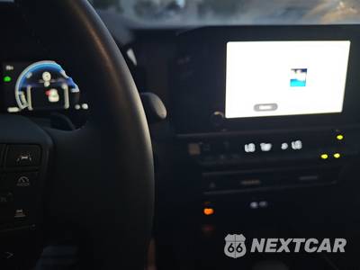 2025 Toyota Camry SE - zdjęcie 11 z 18 - miniatura