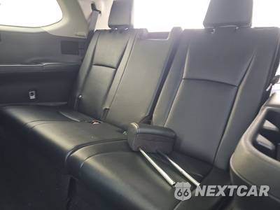 2025 Toyota Grand Highlander XLE - zdjęcie 14 z 28 - miniatura