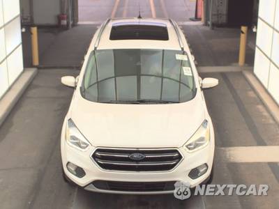 2019 Ford Escape Titanium - zdjęcie 2 z 19 - miniatura