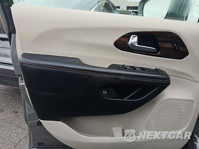 2022 Chrysler Pacifica Hybrid Limited 121.6" WB - zdjęcie 9 z 23 - miniatura