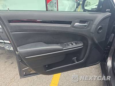 2023 Chrysler 300 Touring L - zdjęcie 9 z 19 - miniatura