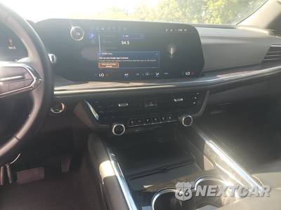 2025 Chevrolet Suburban LS 1LS - zdjęcie 11 z 23 - miniatura