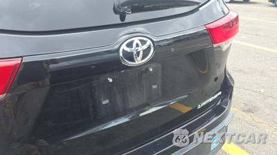2017 Toyota Highlander Limited Platinum - zdjęcie 18 z 27 - miniatura