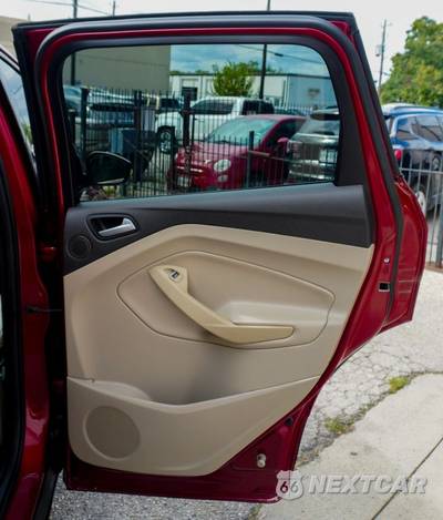 2017 Ford Escape Titanium - zdjęcie 15 z 42 - miniatura