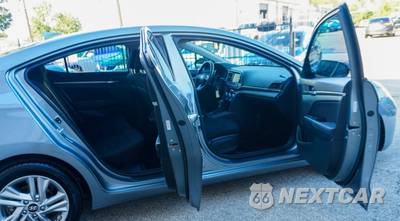 2019 Hyundai Elantra SEL Sedan - zdjęcie 17 z 41 - miniatura