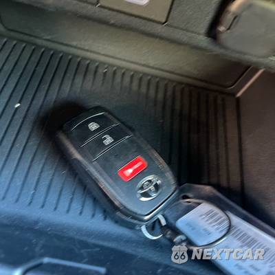 2026 Toyota Prius LE - zdjęcie 10 z 25 - miniatura