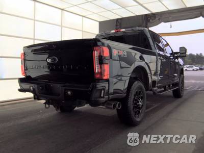 2023 Ford Super Duty F-250 Lariat Crew Cab Medium Bed - zdjęcie 4 z 19 - miniatura