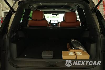 2026 Lexus LX 700h Ultra Luxury - zdjęcie 37 z 39 - miniatura