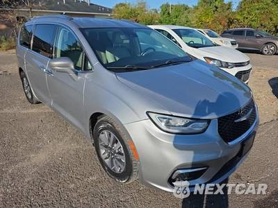 2021 Chrysler Pacifica Hybrid Touring L 121.6" WB - zdjęcie 3 z 21 - miniatura