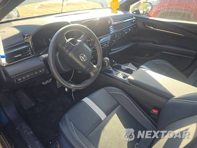 2026 Toyota Camry SE - zdjęcie 11 z 17 - miniatura