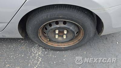 2013 Hyundai Accent GLS Sedan - zdjęcie 41 z 48 - miniatura