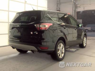 2017 Ford Escape SE - zdjęcie 5 z 34 - miniatura