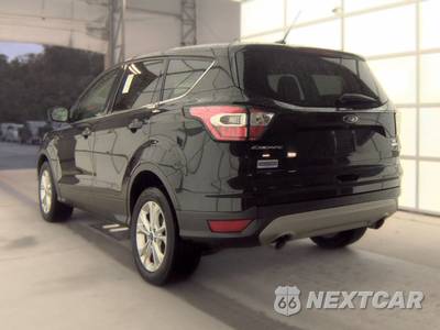 2017 Ford Escape SE - zdjęcie 8 z 34 - miniatura