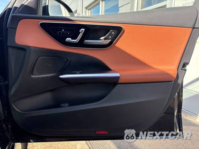 2023 Mercedes-Benz C 300 4MATIC Sedan - zdjęcie 45 z 48 - miniatura
