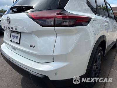 2024 Nissan Rogue SV - zdjęcie 9 z 46 - miniatura