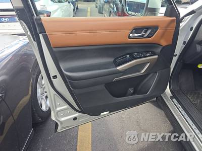 2022 Nissan Pathfinder Platinum - zdjęcie 9 z 19 - miniatura