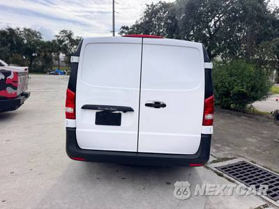 2017 Mercedes-Benz Metris Cargo Van 126.0" WB - zdjęcie 11 z 18 - miniatura