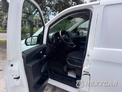 2017 Mercedes-Benz Metris Cargo Van 126.0" WB - zdjęcie 13 z 18 - miniatura
