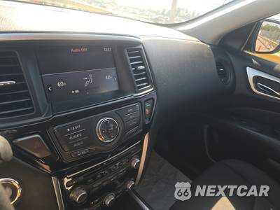 2019 Nissan Pathfinder S - zdjęcie 11 z 46 - miniatura