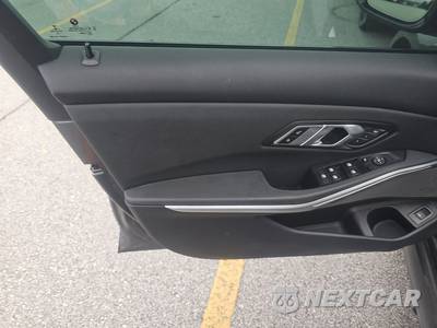 2020 BMW 3 Series Sedan 330i xDrive M SPORT LINE - zdjęcie 15 z 26 - miniatura