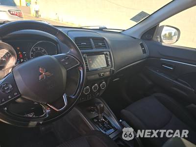 2018 Mitsubishi Outlander Sport LE - zdjęcie 11 z 38 - miniatura
