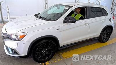 2018 Mitsubishi Outlander Sport LE - zdjęcie 1 z 38 - miniatura