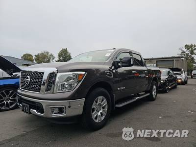 2017 Nissan TITAN SV Crew Cab Short Bed