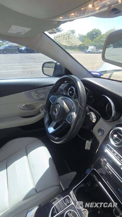2017 Mercedes-Benz C 300 4MATIC Coupe - zdjęcie 24 z 32 - miniatura