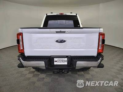 2023 Ford Super Duty F-250 Lariat Crew Cab Medium Bed - zdjęcie 8 z 20 - miniatura