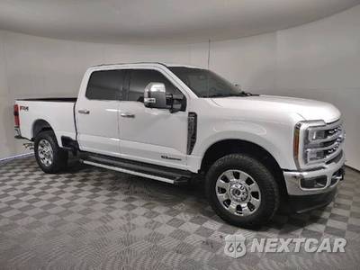 2023 Ford Super Duty F-250 Lariat Crew Cab Medium Bed - zdjęcie 3 z 20 - miniatura