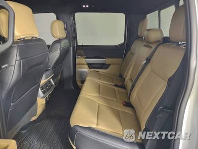 2023 Ford Super Duty F-250 Lariat Crew Cab Medium Bed - zdjęcie 18 z 20 - miniatura