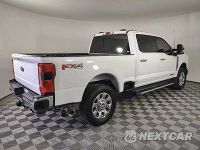 2023 Ford Super Duty F-250 Lariat Crew Cab Medium Bed - zdjęcie 7 z 20 - miniatura