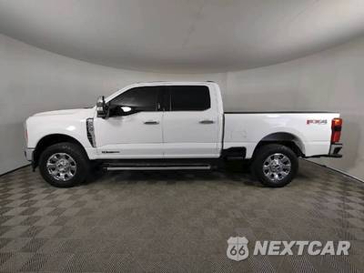 2023 Ford Super Duty F-250 Lariat Crew Cab Medium Bed - zdjęcie 6 z 20 - miniatura