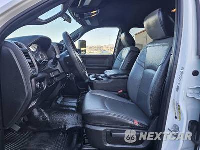 2022 Ram 5500 Cab Chassis Tradesman Crew Cab DRW - zdjęcie 15 z 22 - miniatura