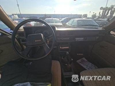 1986 Toyota Pickup SR5 - zdjęcie 11 z 28 - miniatura